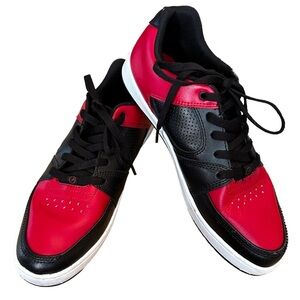 eS Skateboarding Shoes